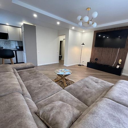 Stradinya Apartment Ventspils Bagian luar foto