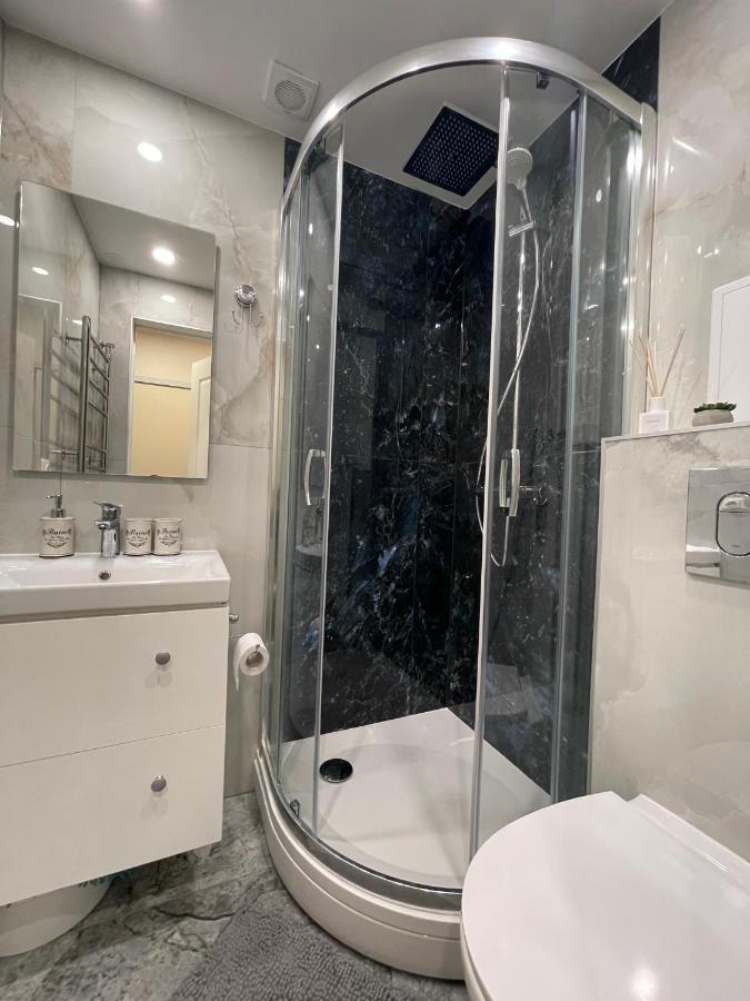 Stradinya Apartment Ventspils Bagian luar foto